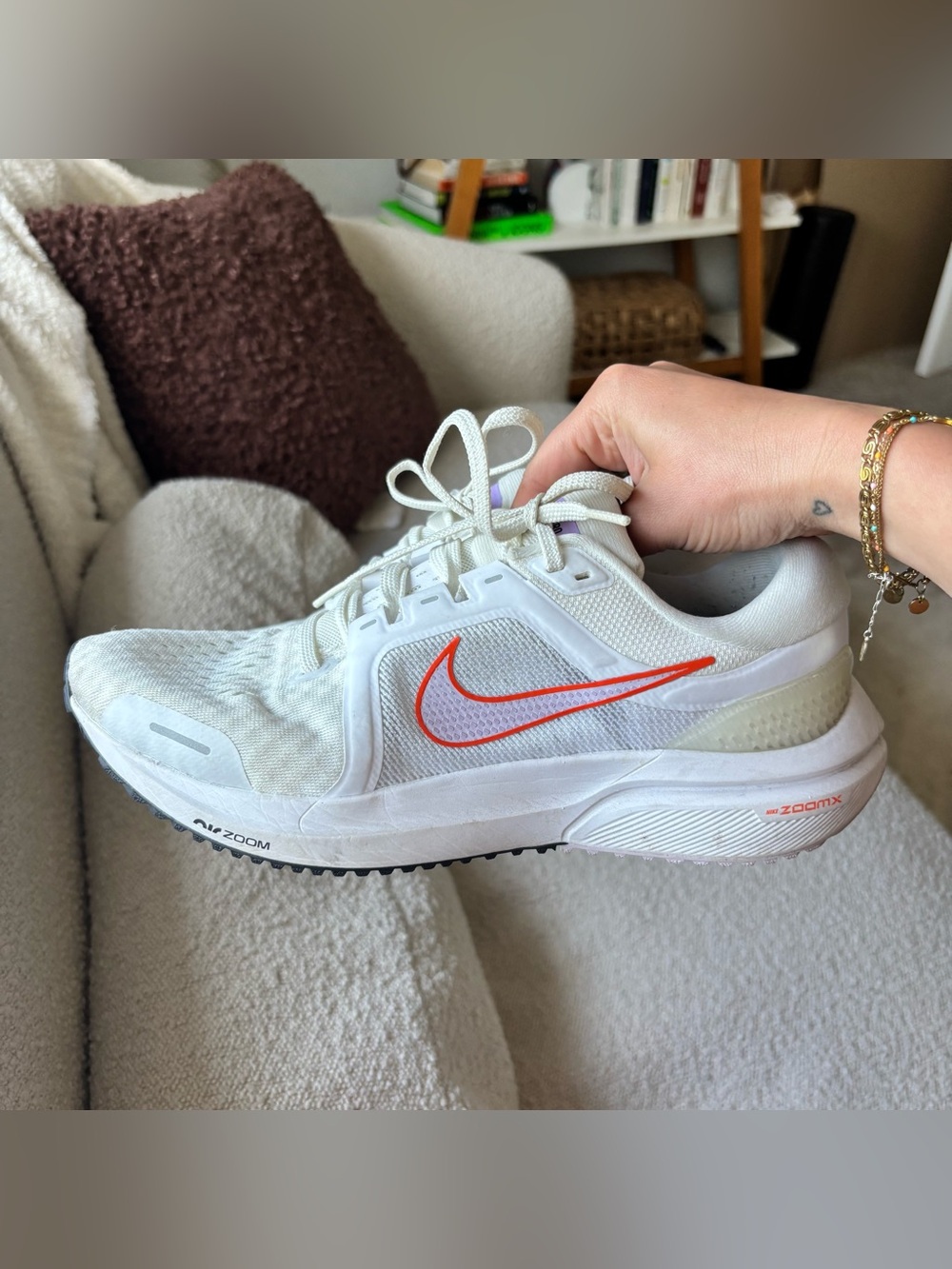 Nike Air Zoom Vomero 16 Women’s White Athletic Running Shoes Size 8